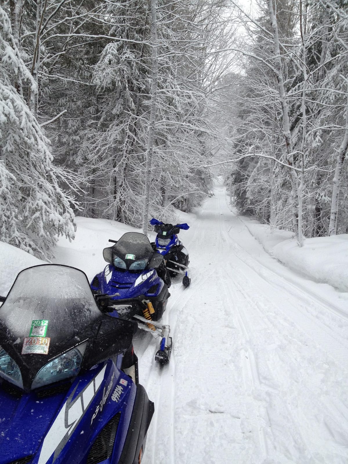 Motos